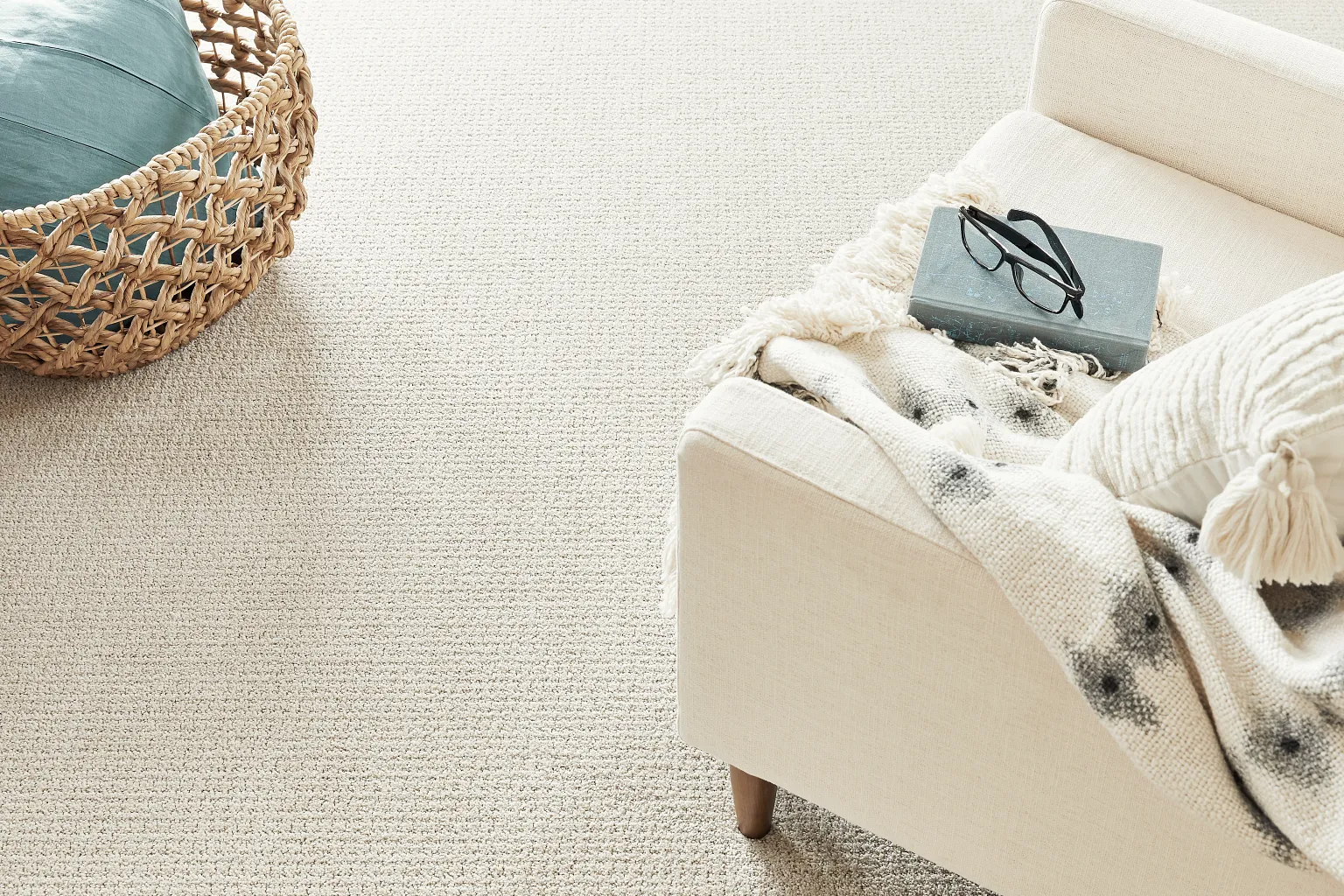 Carpet Flooring Types & Factors To Consider While Selecting